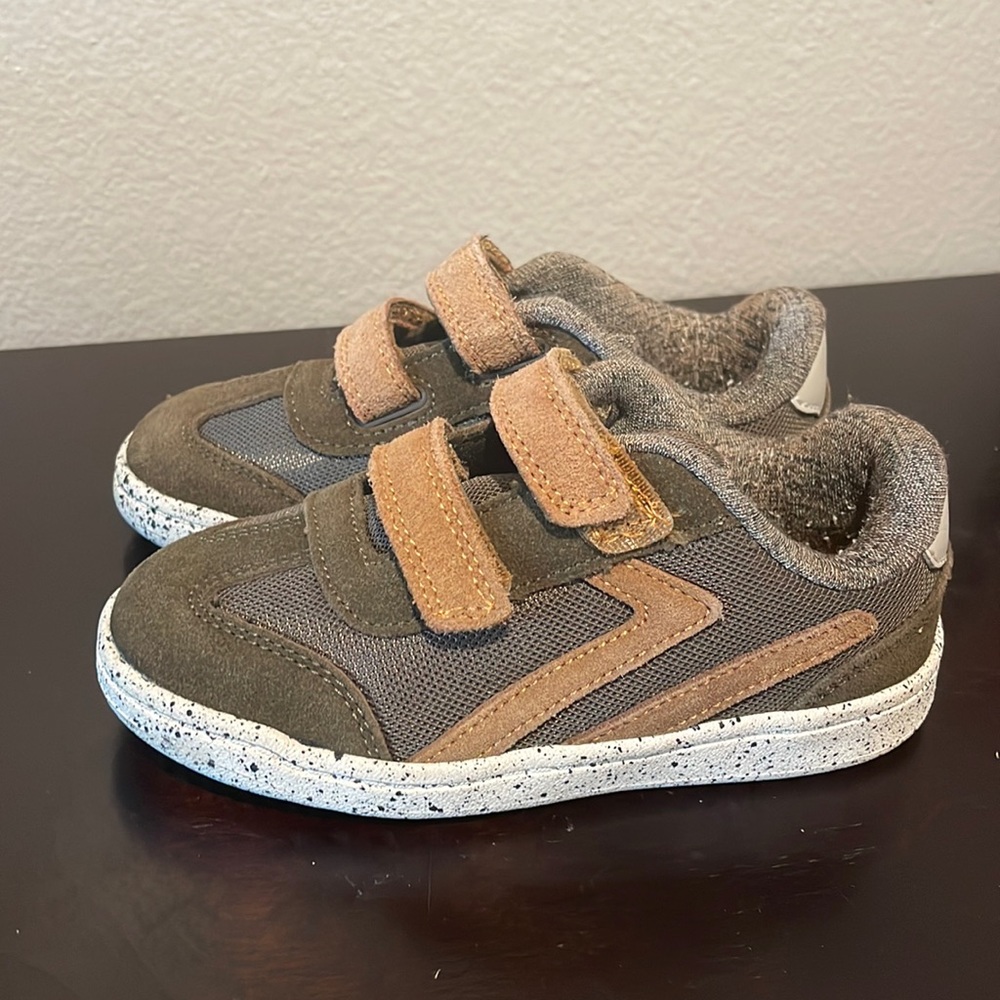 Cat & Jack Boys Shoes size 11